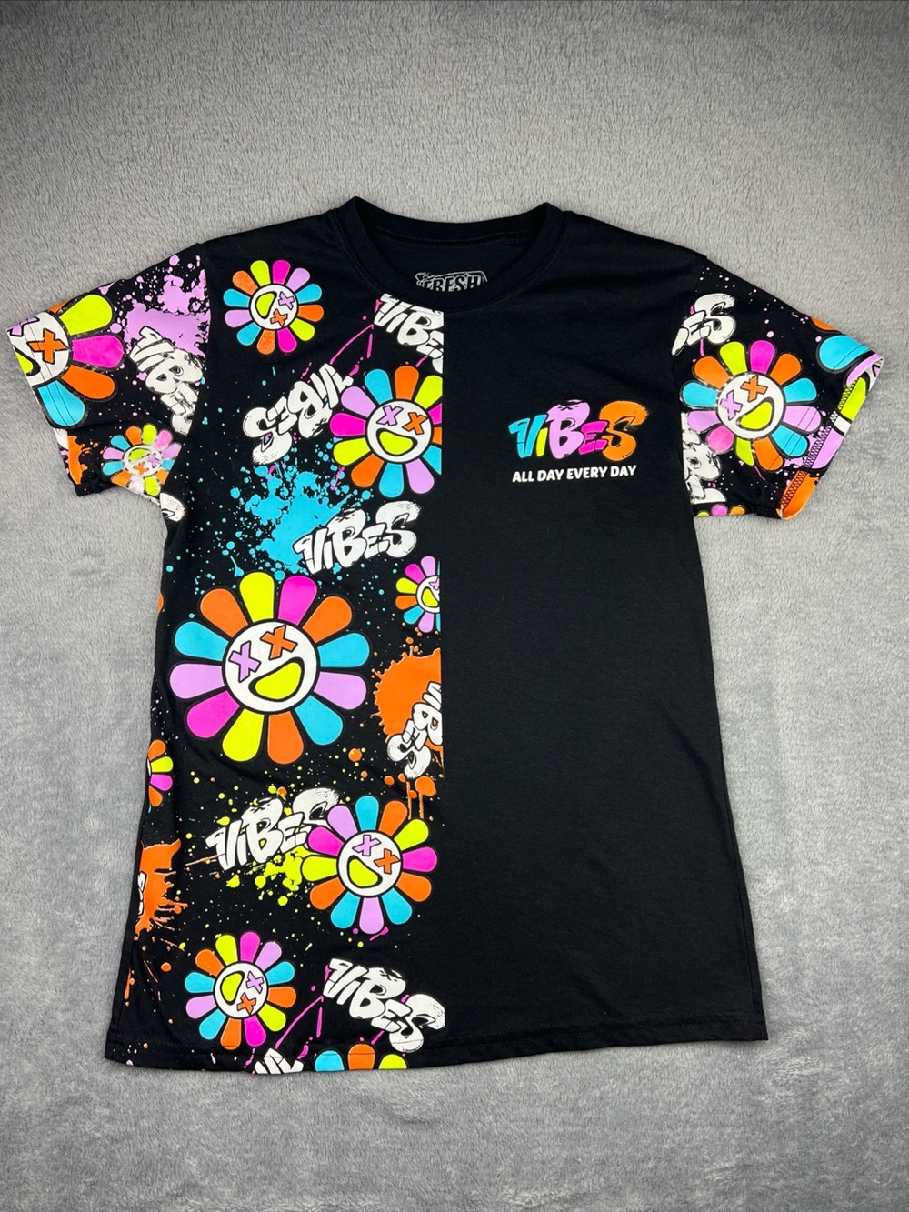 Fresh Laundry Smiley Flower Face Small T-Shirt Black Trippy Psychedelic Vibes